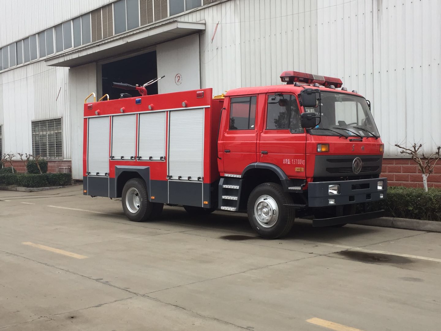 東風專用底盤6噸水罐消防車 439121741865777302.jpg