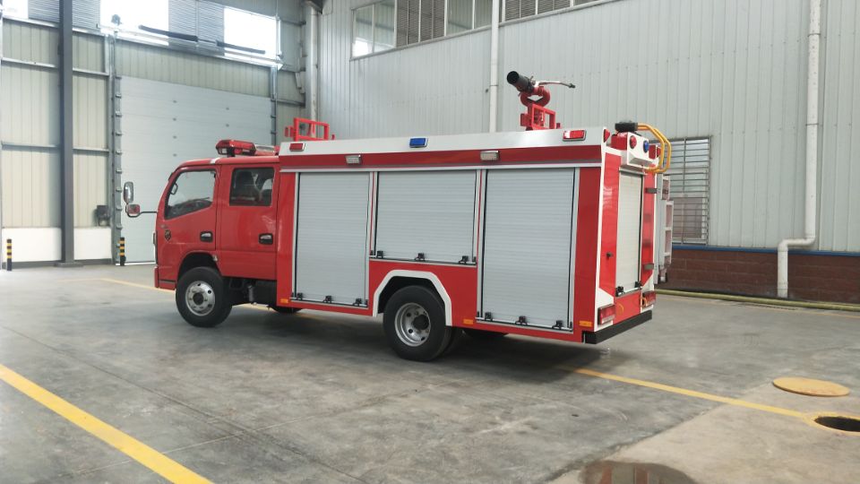 東風凱普特2.5噸泡沫消防車 6B6A4C53FC909BBA78C039440D09B312.jpg